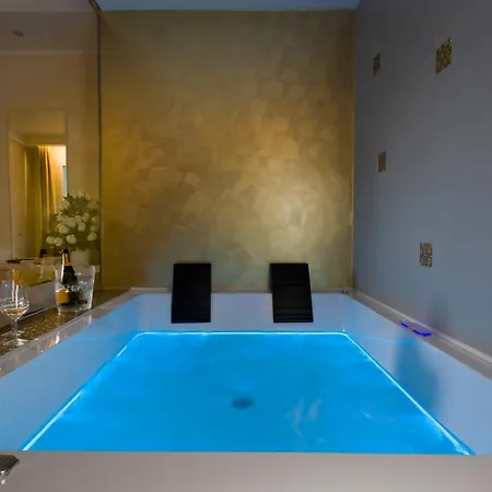 Apart Otel White & 4*