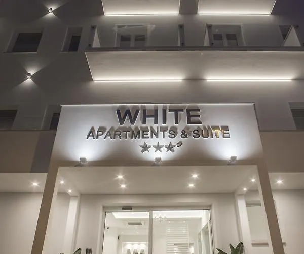 White & Hotel apartamentowy 4*