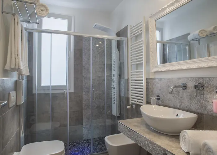 Hotel apartamentowy White & 4*