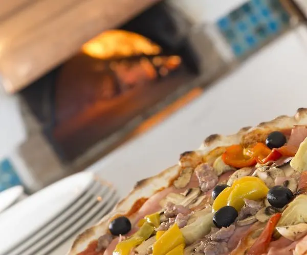 アパートホテル White &