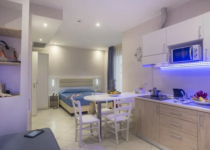 Hotel apartamentowy White &