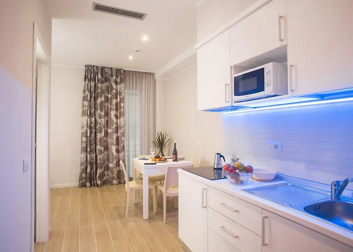 Hotel apartamentowy White &