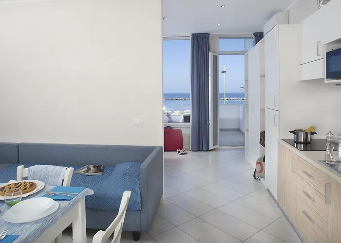 White & Hotel apartamentowy