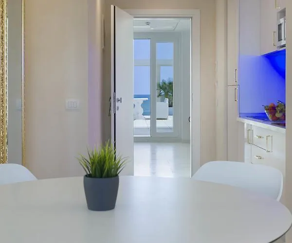 White & Hotel apartamentowy Bellaria-Igea Marina