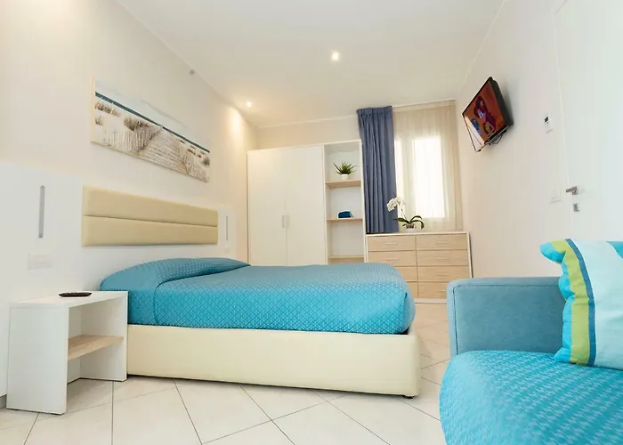 White & Hotel apartamentowy 4*