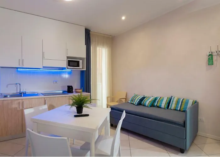 White & Hotel apartamentowy
